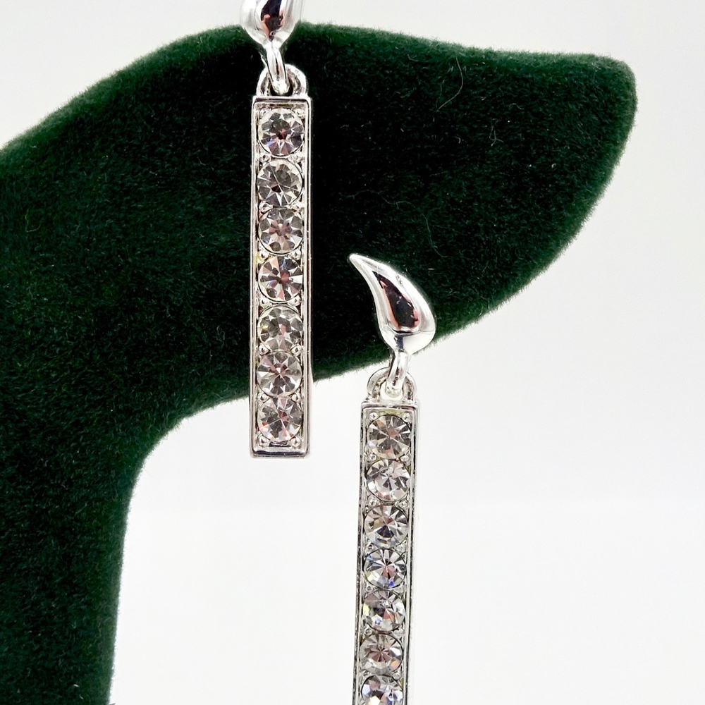 GLAMOUR SILVER TONE RHINESTONE DROP EARRINGS NWOT
